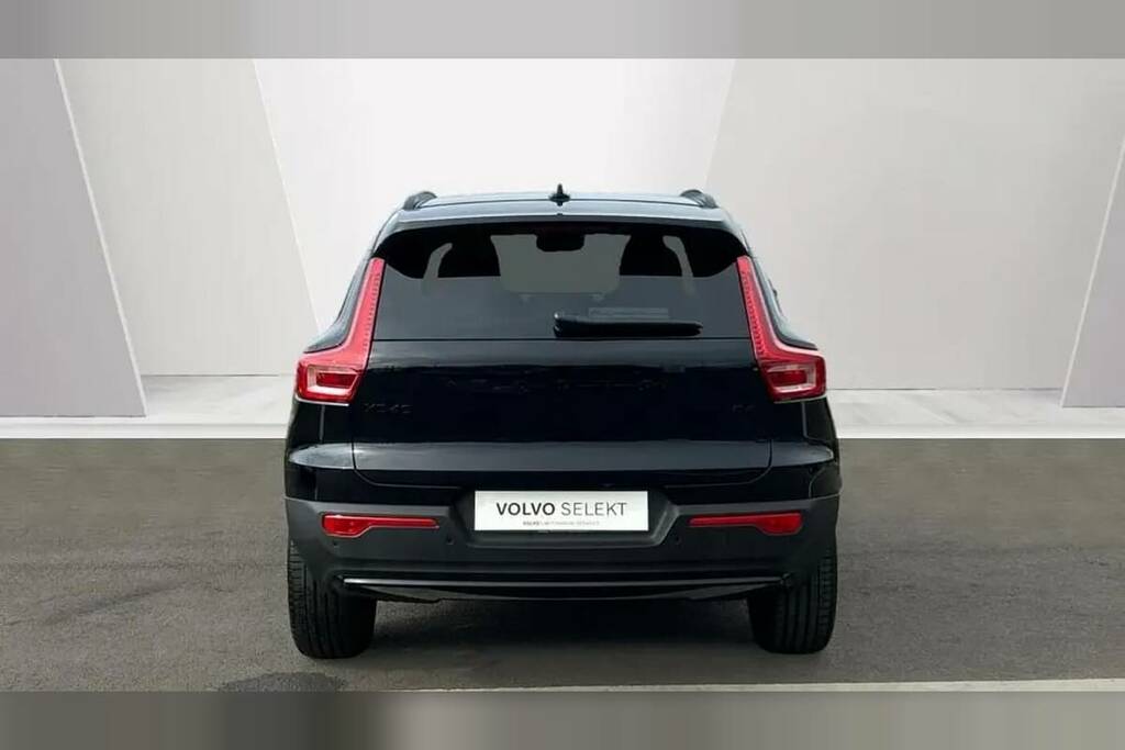 Volvo XC40 2.0 B4p Plus Black Edition BW75FFM Black #4