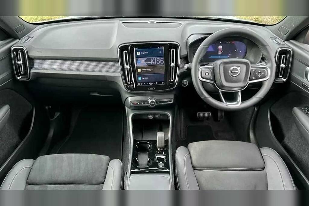 Volvo XC40 2.0 B4p Plus Black Edition BW75FFM Black #5