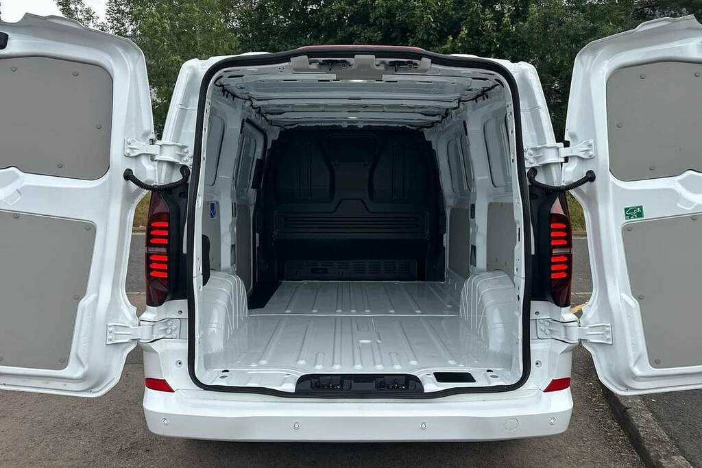Volkswagen E-Transporter 100Kw 65Kwh Commerce Plus Van VN25URA White #6