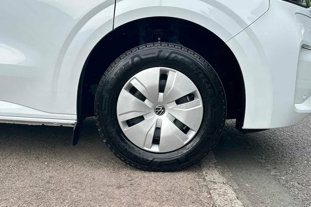Volkswagen E-Transporter 100Kw 65Kwh Commerce Plus Van VN25URA White #4