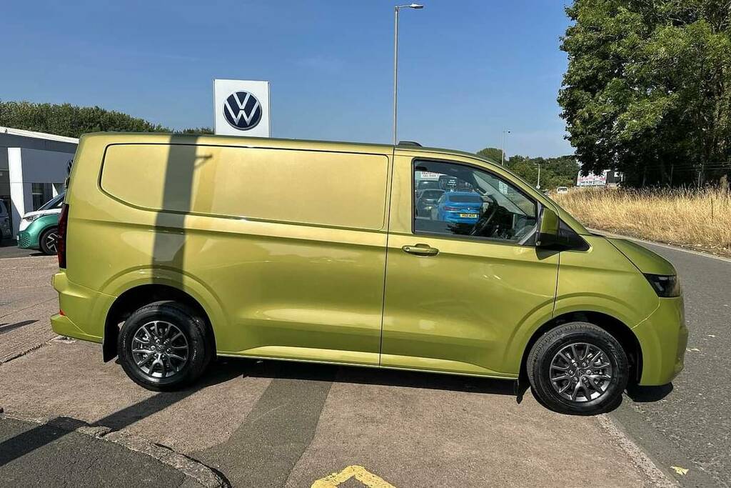 Volkswagen Transporter 2.0 Tdi 150 Commerce Pro Van VE25FNW Green #3