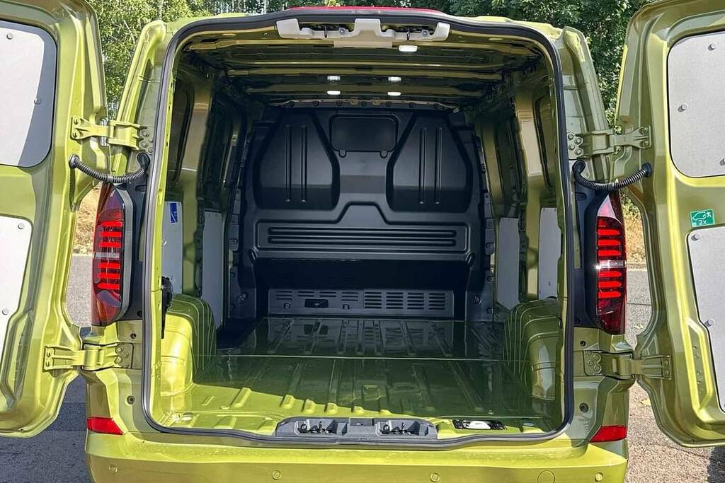 Volkswagen Transporter 2.0 Tdi 150 Commerce Pro Van VE25FNW Green #6