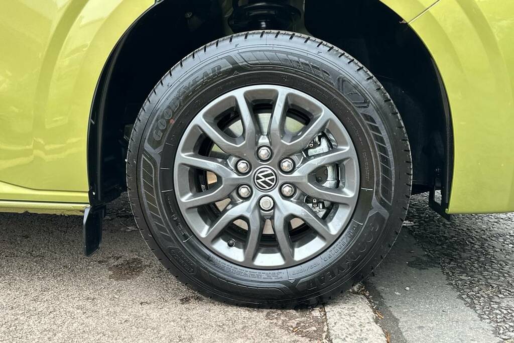 Volkswagen Transporter 2.0 Tdi 150 Commerce Pro Van VO75YRR Green #5