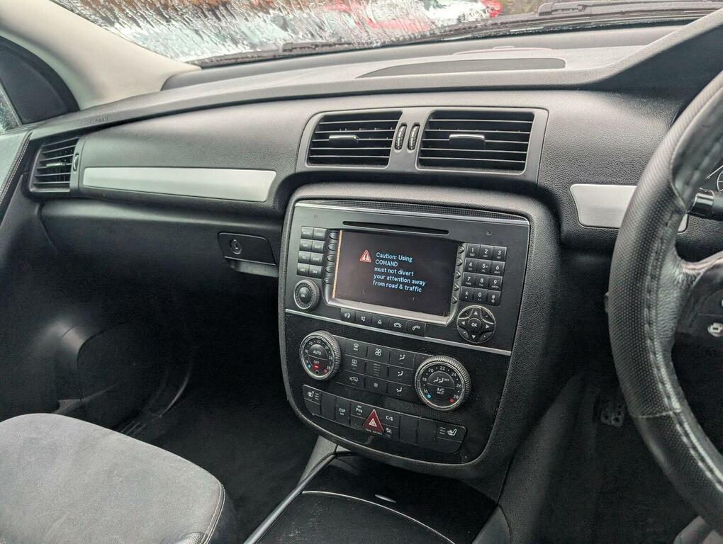 Mercedes-Benz R Class Mpv Black #37