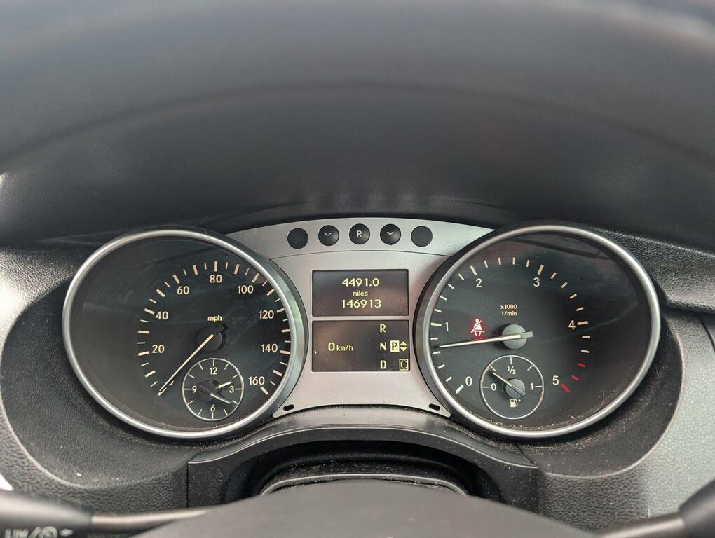 Mercedes-Benz R Class Mpv Black #36