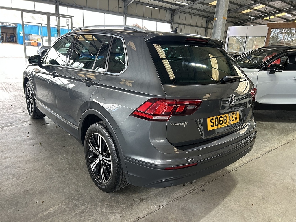Volkswagen Tiguan 2.0 Tdi Se Navigation Suv Euro 6 SD68XSX Grey #5