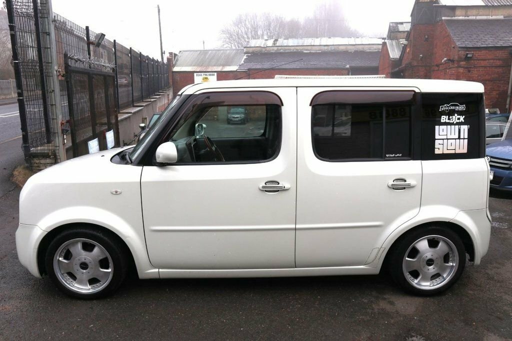 Nissan Cube 1.5 L Brown #16