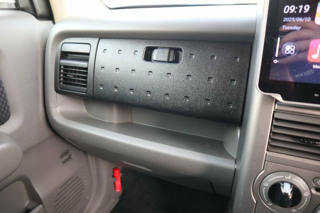 Nissan Cube 1.5 L Brown #32