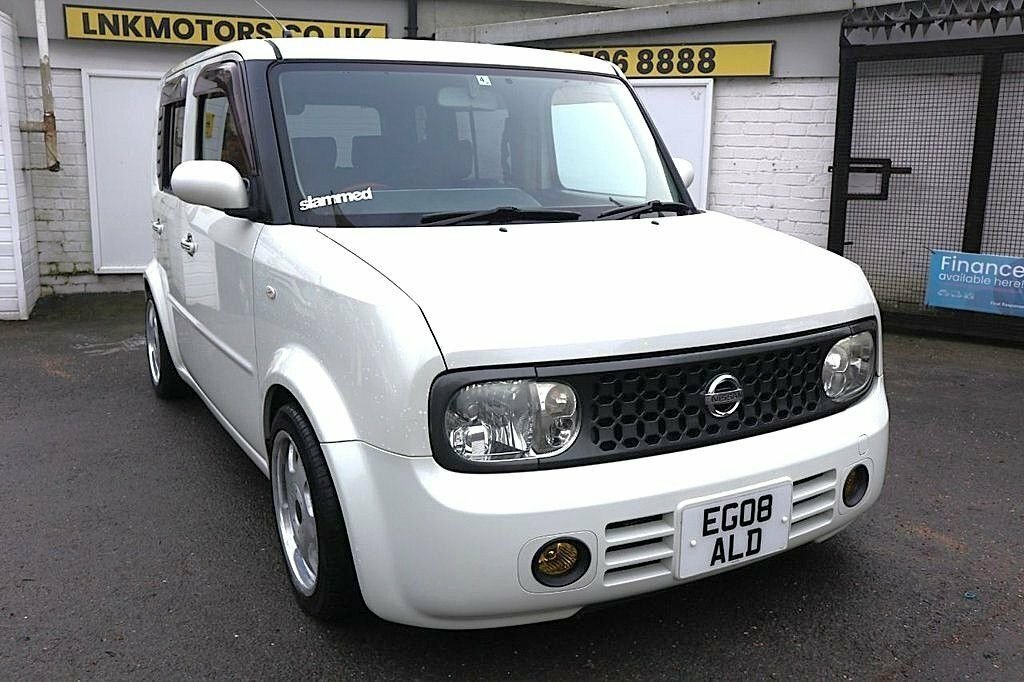 Nissan Cube Saloon White