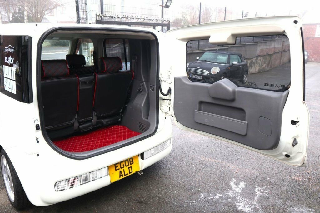 Nissan Cube 1.5 L Brown #21