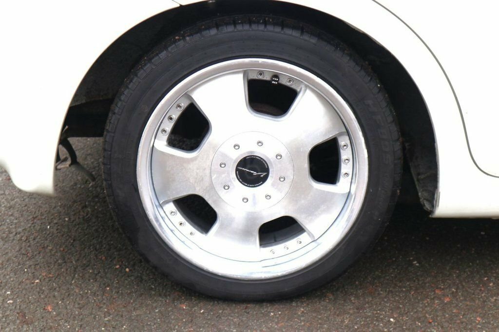 Nissan Cube Saloon White #6