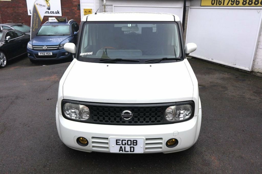 Nissan Cube Saloon White #3