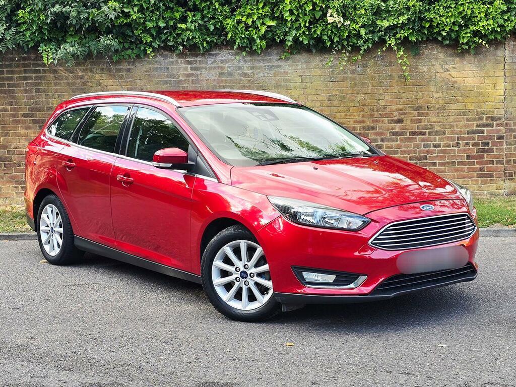Ford Focus Estate 1.0 T Ecoboost Titanium 2015 Red