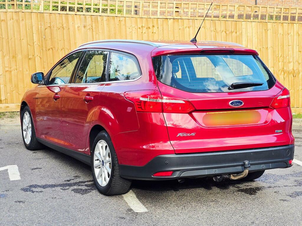 Ford Focus Estate 1.0 T Ecoboost Titanium 2015 BJ65PHY Red #5