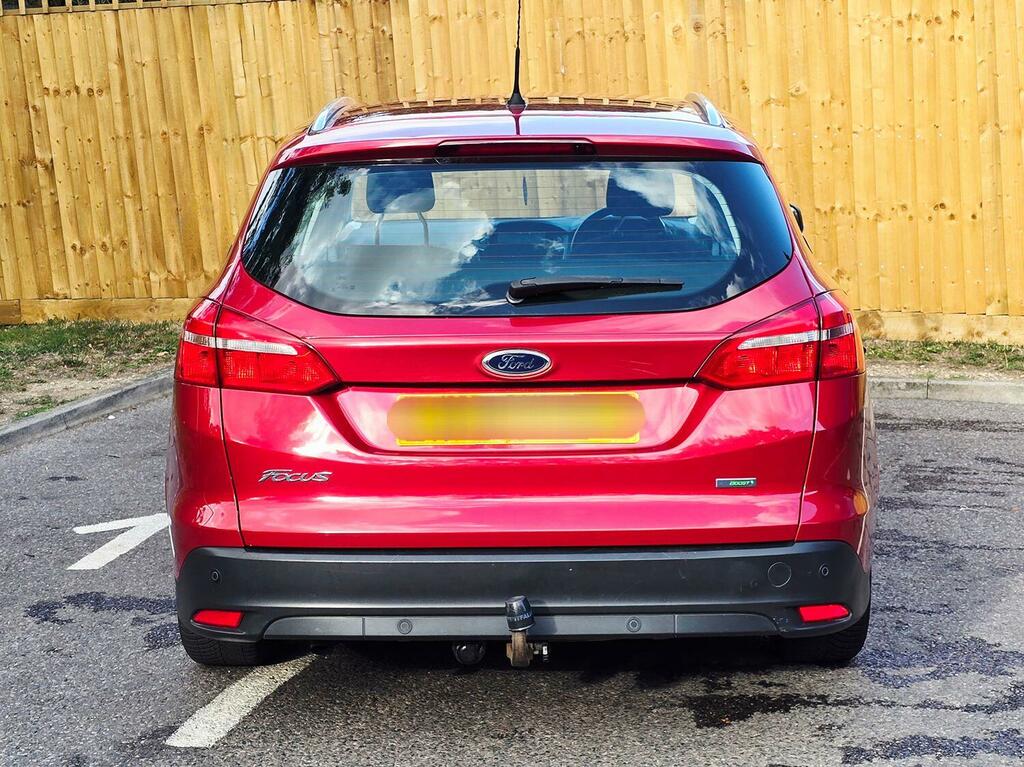 Ford Focus Estate 1.0 T Ecoboost Titanium 2015 BJ65PHY Red #6