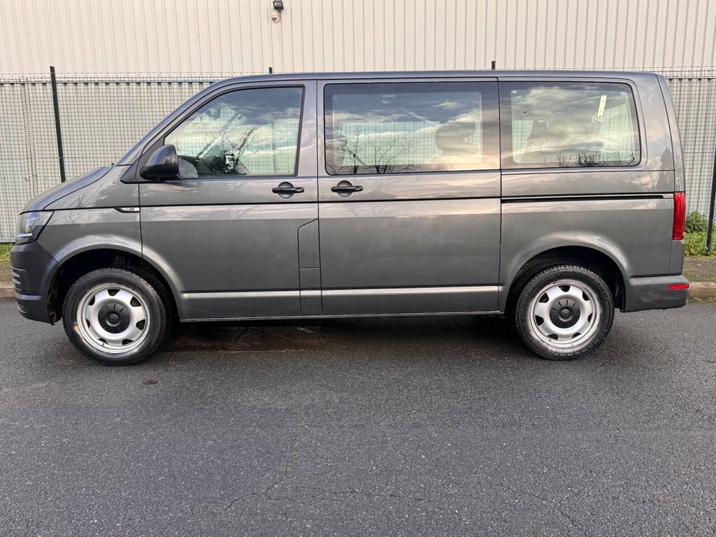Volkswagen Transporter Shuttle 2L S GD19TZC Grey #5