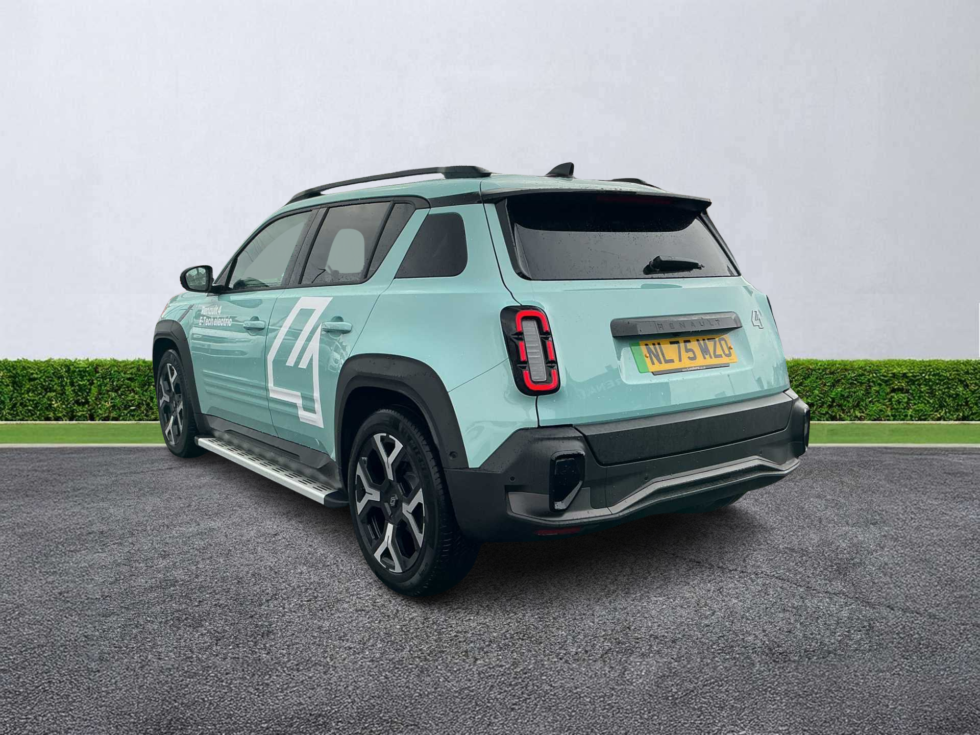 Renault 4 E-Tech 110Kw Techno 52Kwh Comfort Range NL75MZO Green #2