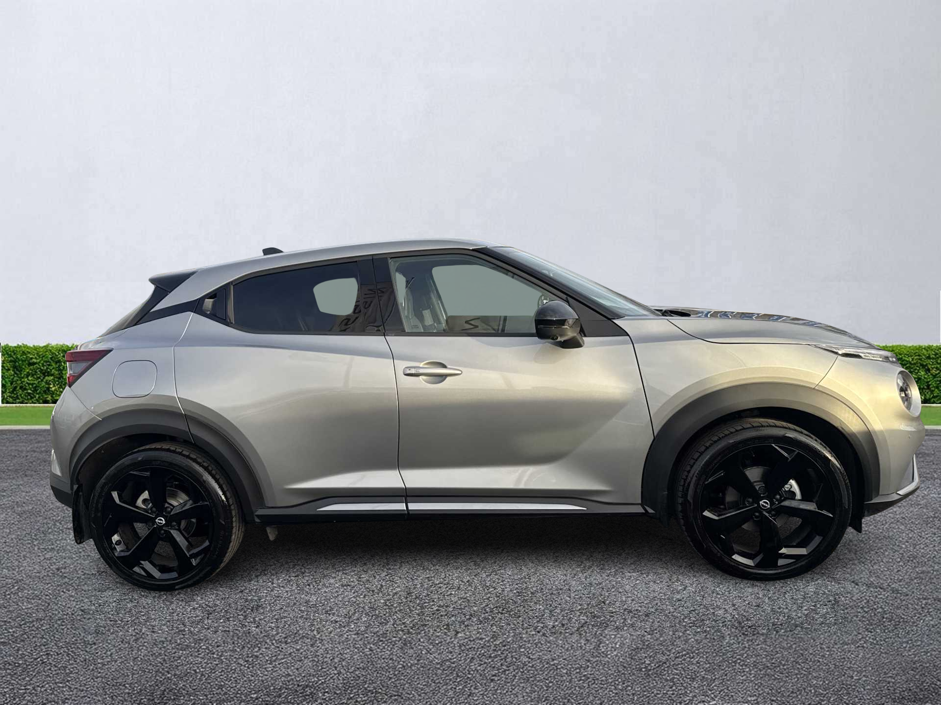 Nissan Juke 1.6 Hybrid Tekna NC25ECW Silver #3