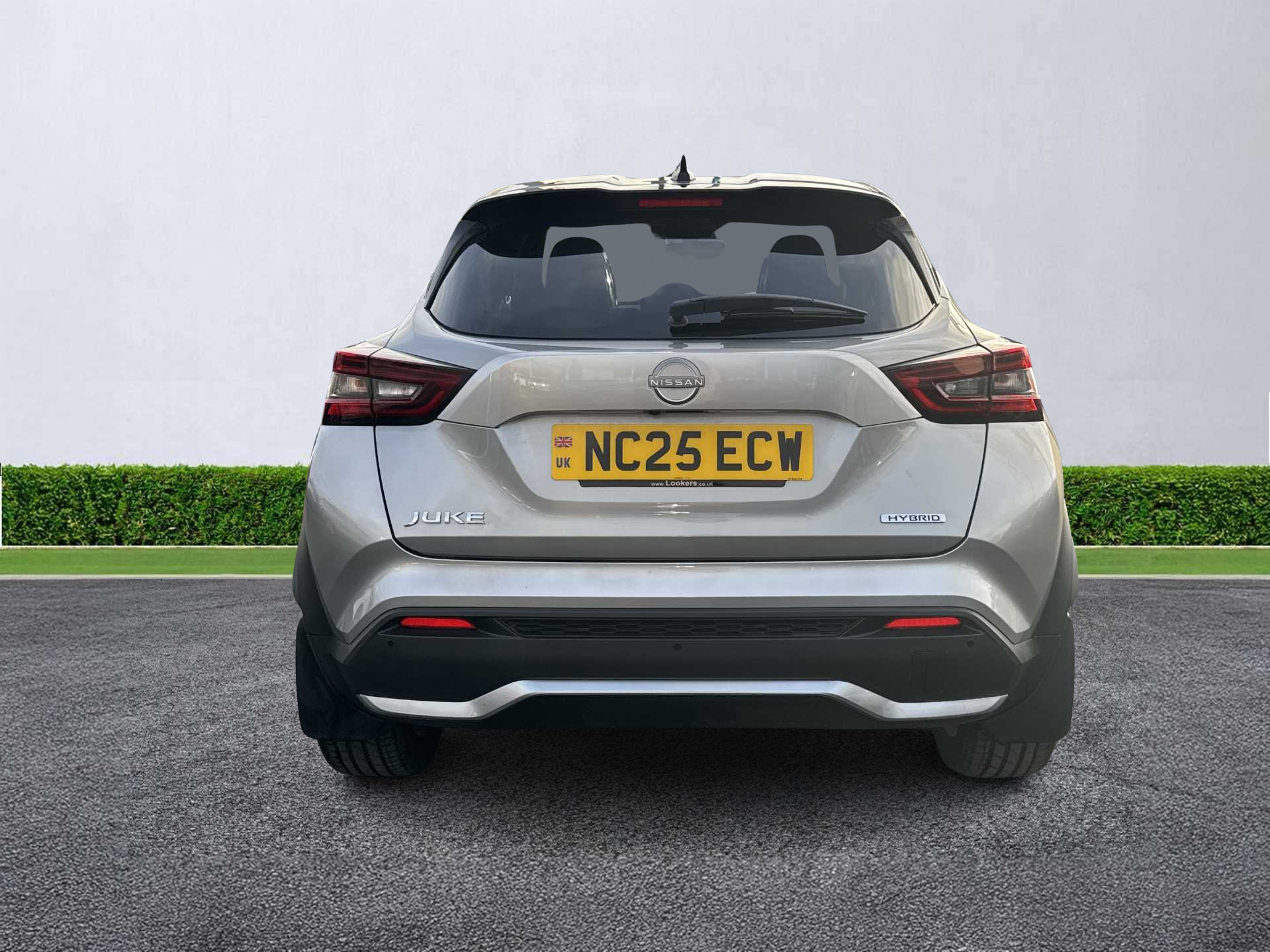 Nissan Juke 1.6 Hybrid Tekna NC25ECW Silver #4