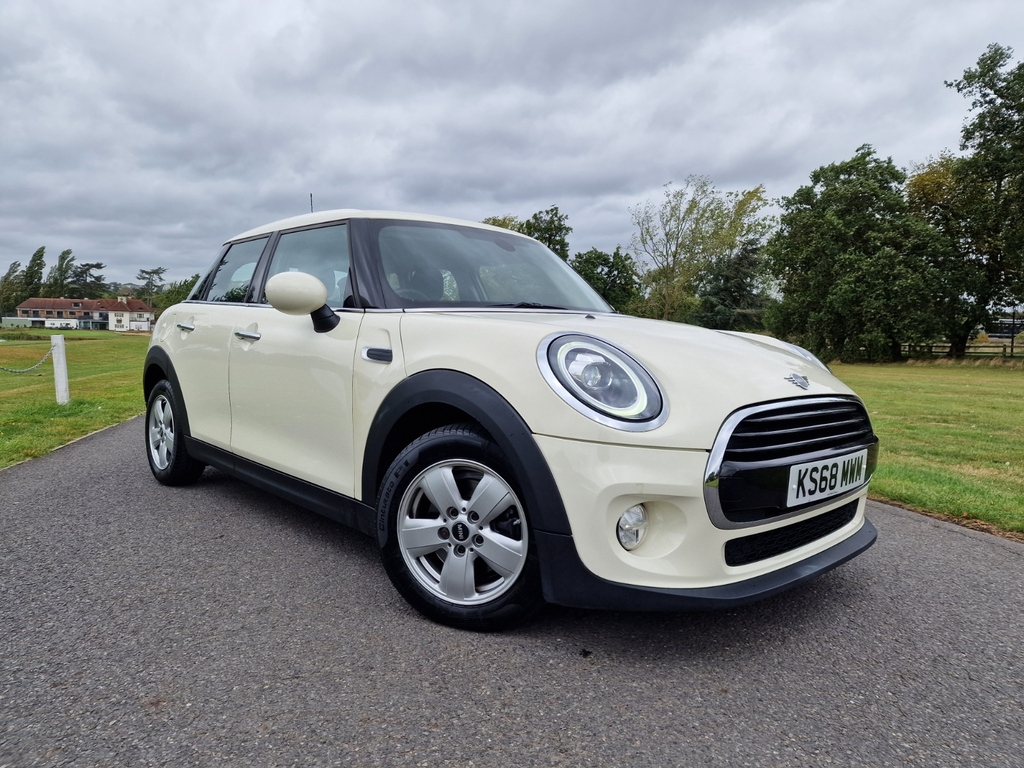 Mini Hatch 1 5 Cooper Steptronic Euro 6 S S White