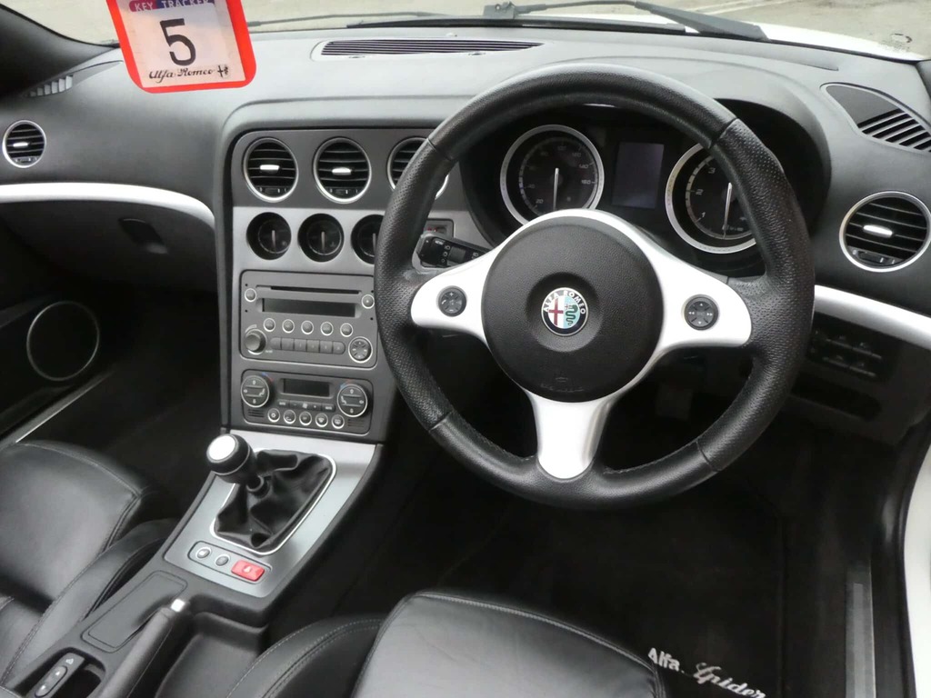 Alfa Romeo Spider Black #22