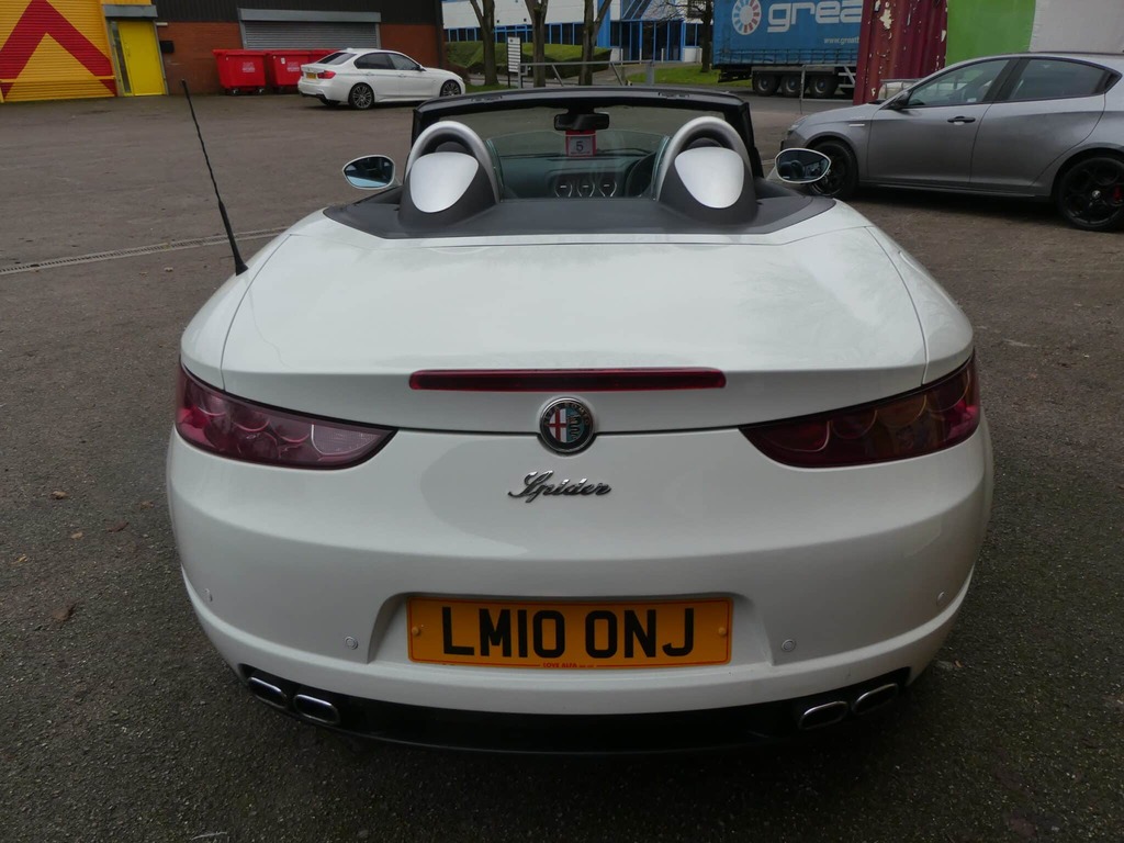 Alfa Romeo Spider Black #5