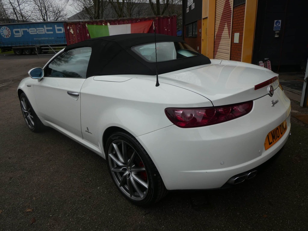 Alfa Romeo Spider Black #15