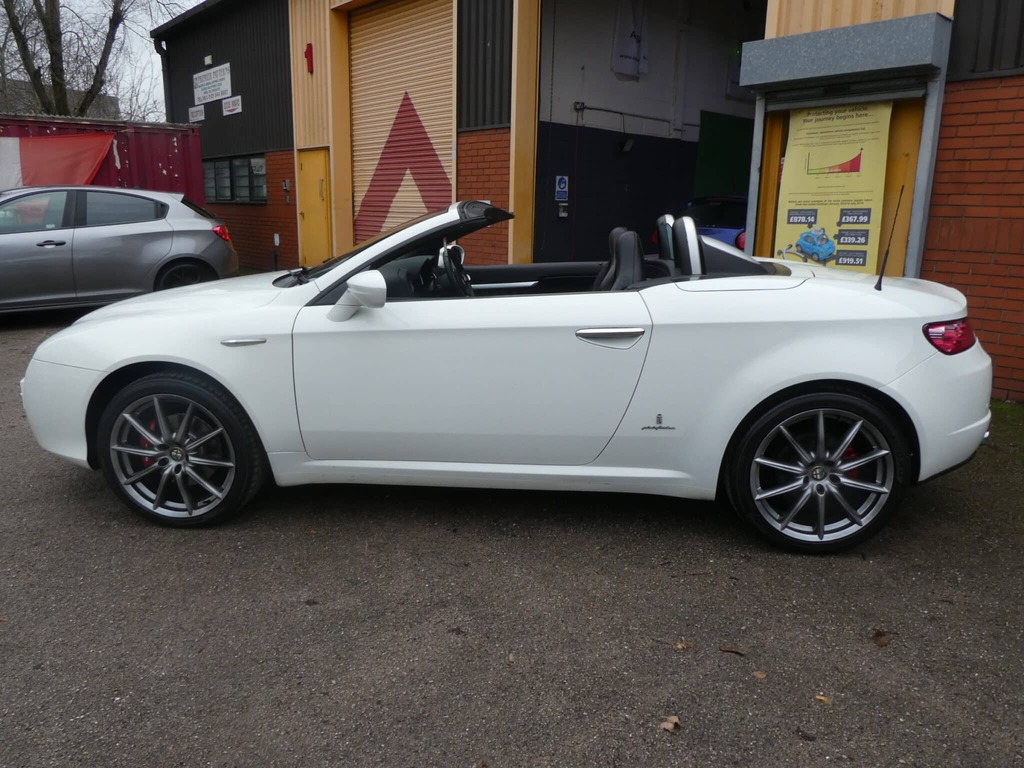 Alfa Romeo Spider Black #7