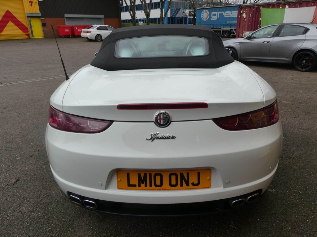 Alfa Romeo Spider Black #14