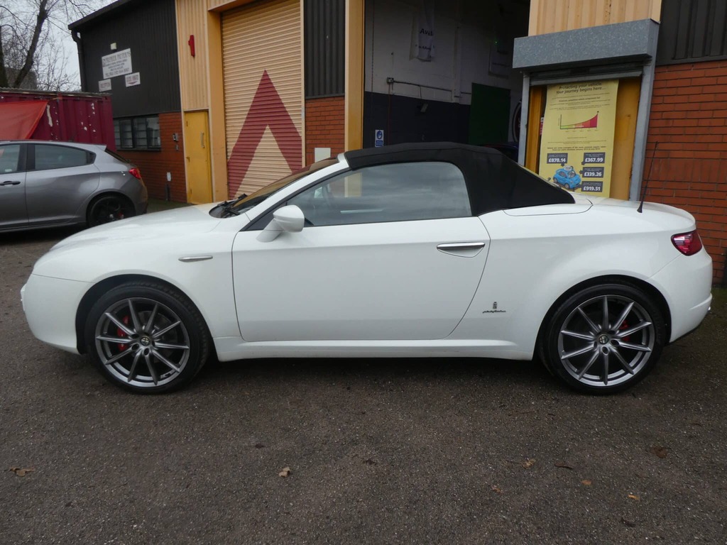 Alfa Romeo Spider Black #16