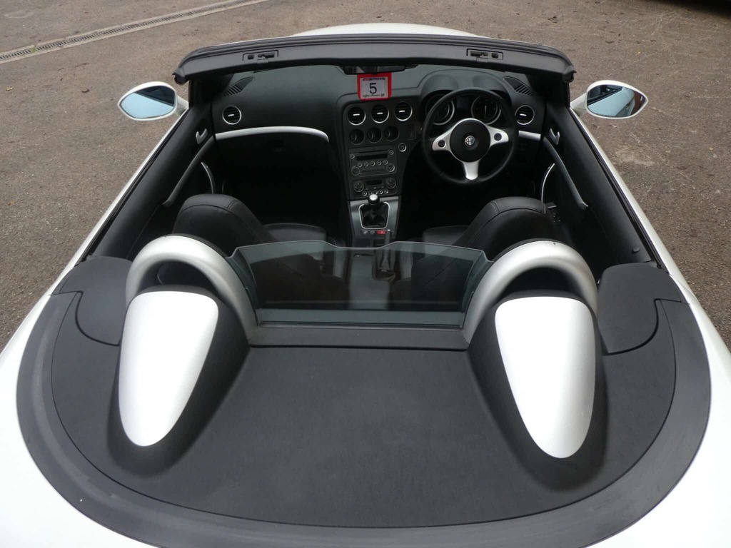 Alfa Romeo Spider Black #8