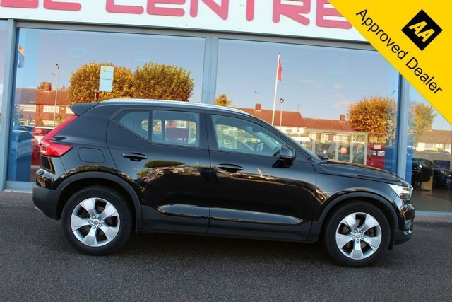 Volvo XC40 2.0 T4 Momentum Pro Suv Awd Euro 6 LL20APU Black #2