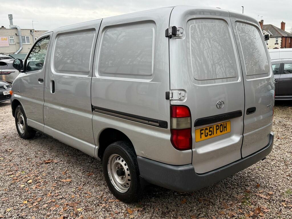 Toyota HiAce 2.4 2001 Silver #16