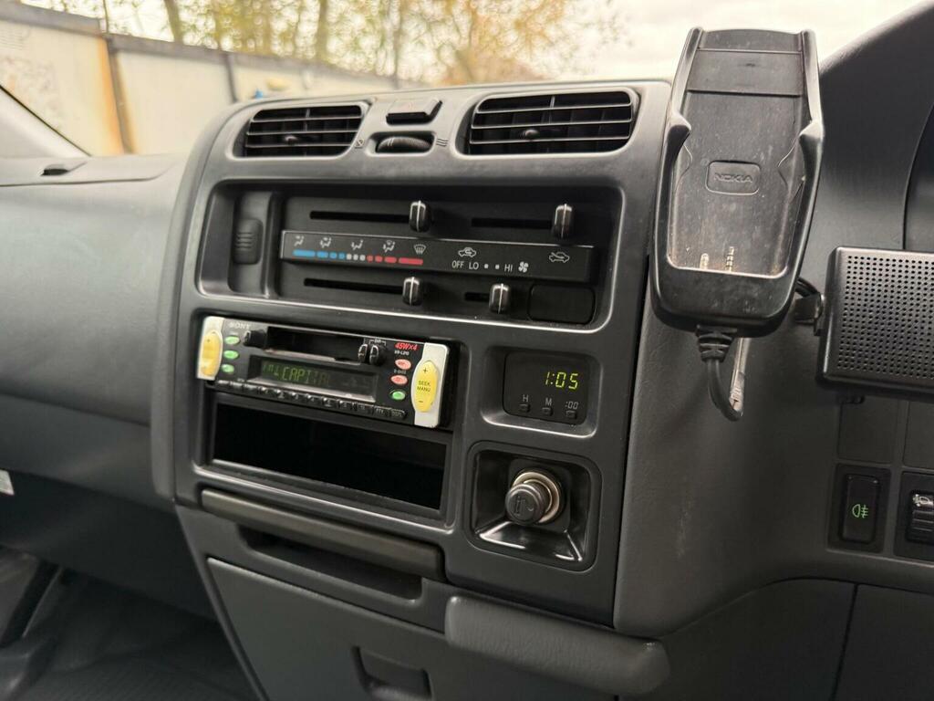 Toyota HiAce 2.4 2001 Silver #41