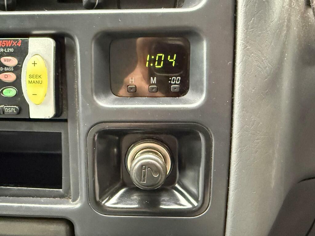 Toyota HiAce 2.4 2001 Silver #30