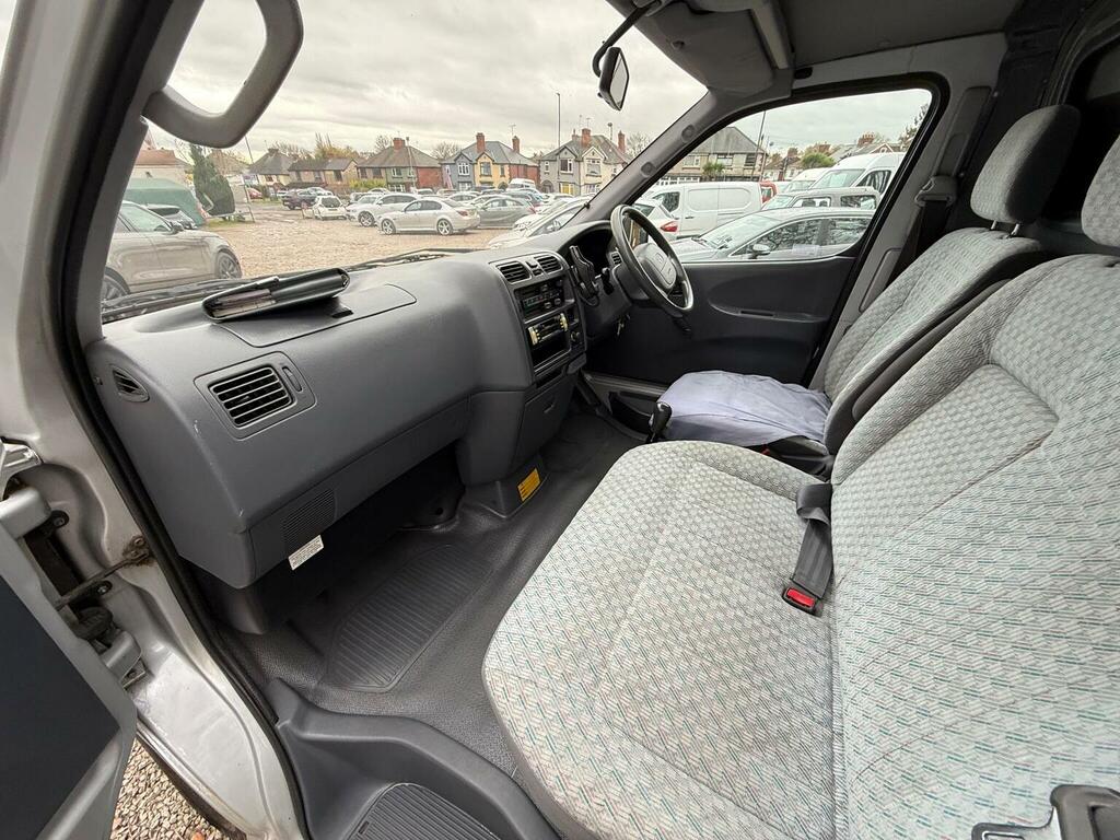 Toyota HiAce 2.4 2001 Silver #22