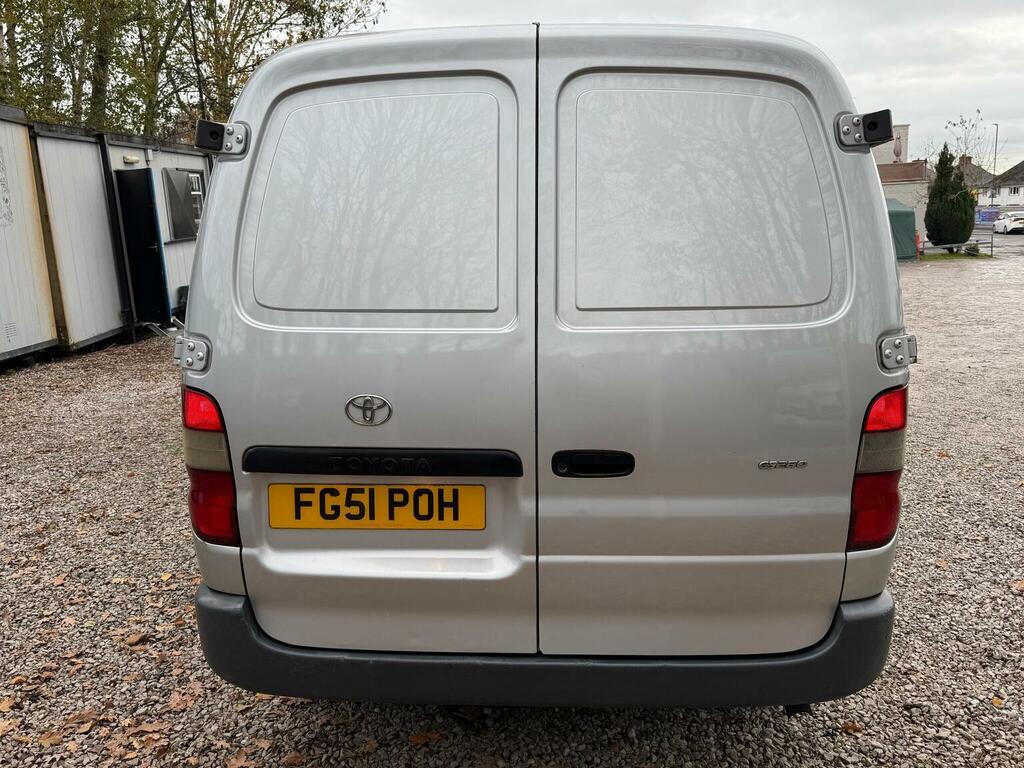 Toyota HiAce 2.4 2001 Silver #10