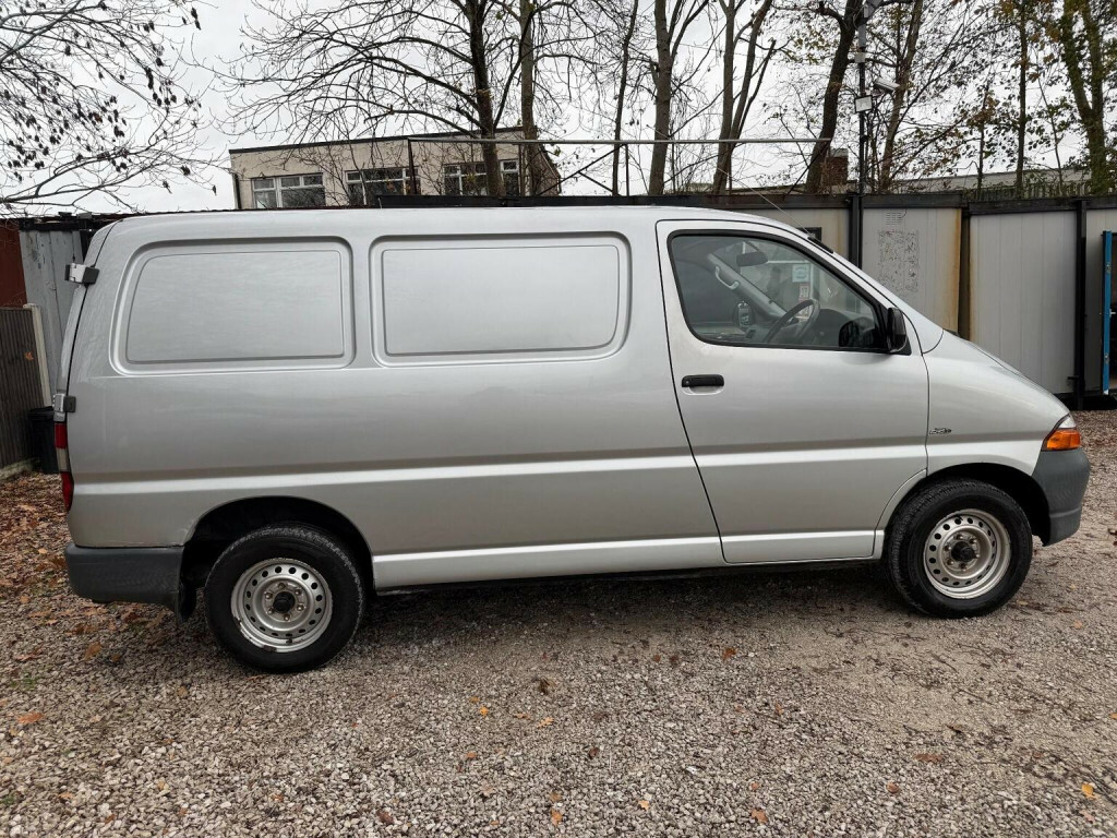 Toyota HiAce 2.4 2001 Silver #53