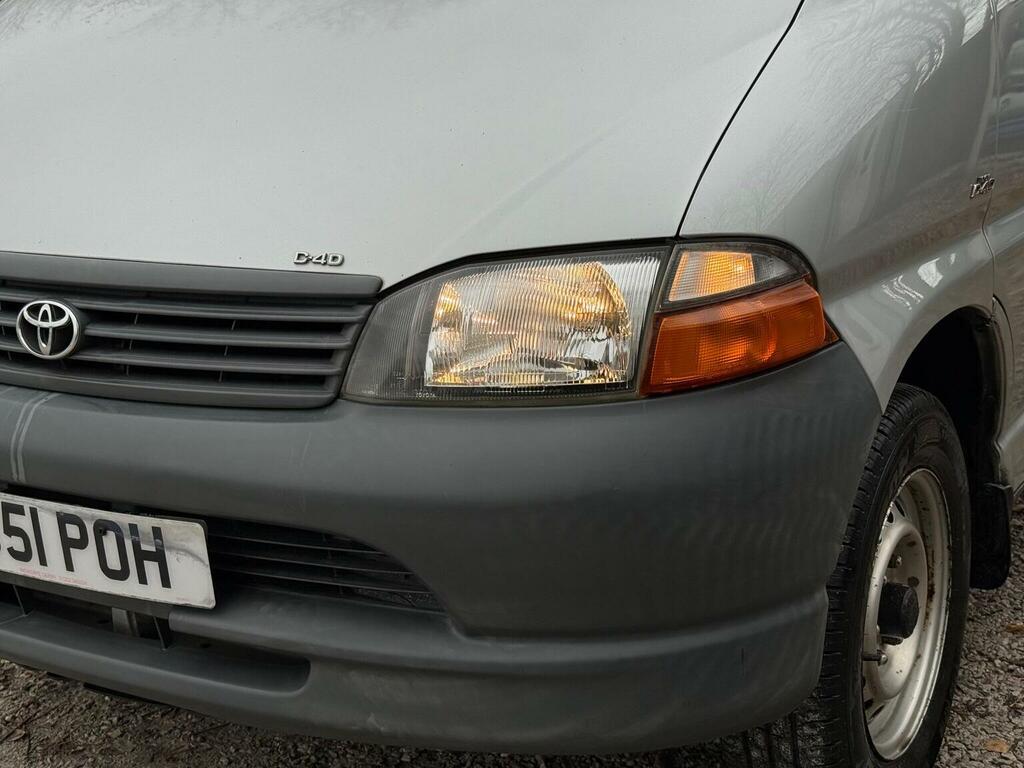 Toyota HiAce 2.4 2001 Silver #24