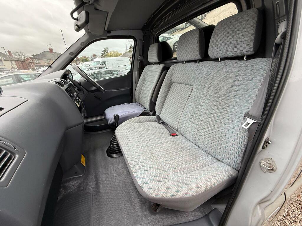 Toyota HiAce 2.4 2001 Silver #21