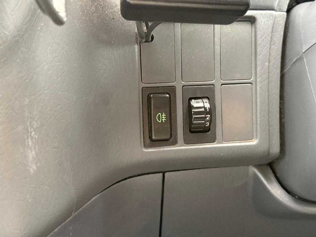 Toyota HiAce 2.4 2001 Silver #33