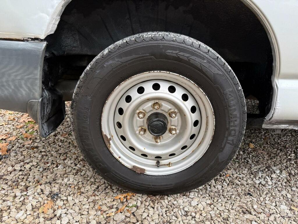 Toyota HiAce 2.4 2001 Silver #8