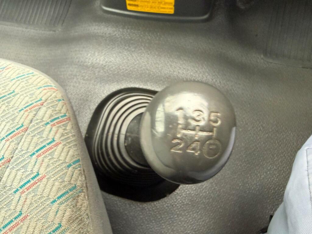 Toyota HiAce 2.4 2001 Silver #38