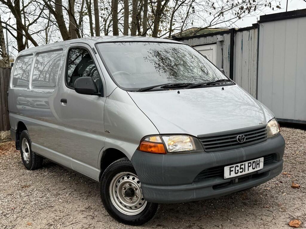 Toyota HiAce 2.4 2001 Silver #1
