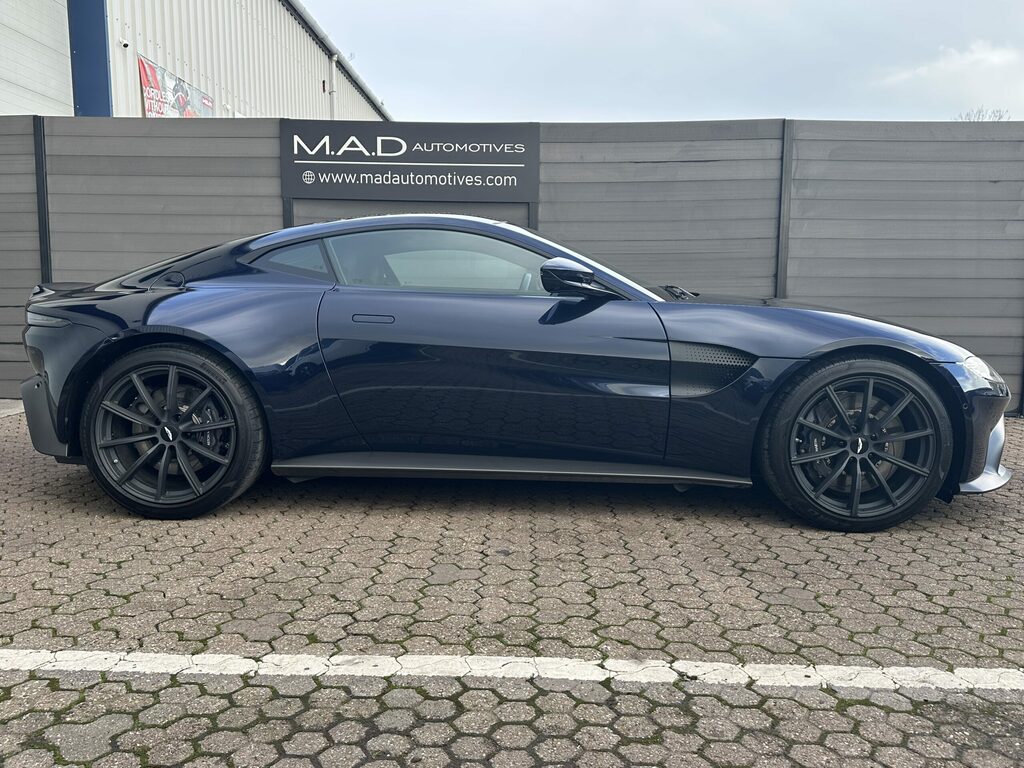 Aston Martin Vantage #4