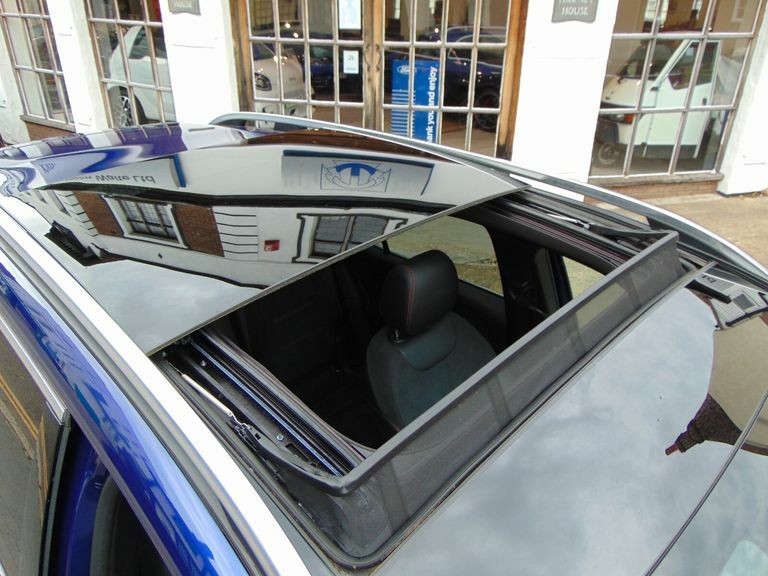 Mercedes-Benz GLB Class Glb 200 Amg Line Premium Plus 7G-tronic Blue #3