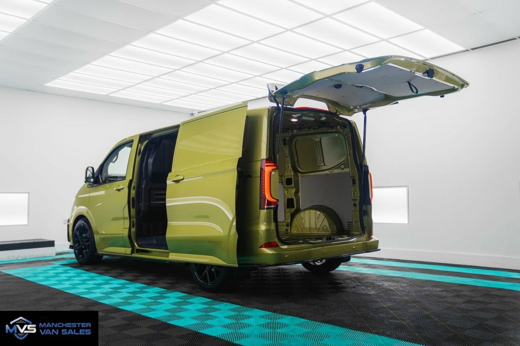 Volkswagen Transporter Mpv  Green #2