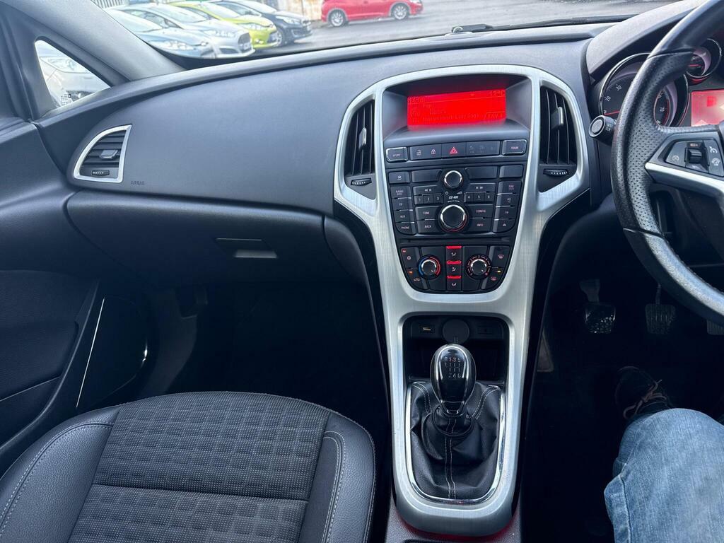 Vauxhall Astra GTC 1.4T 16V Sri Yellow #16