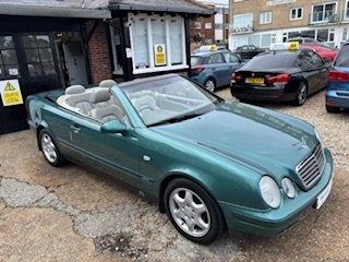 Mercedes-Benz CLK Clk 220 Cdi Elegance Black #1