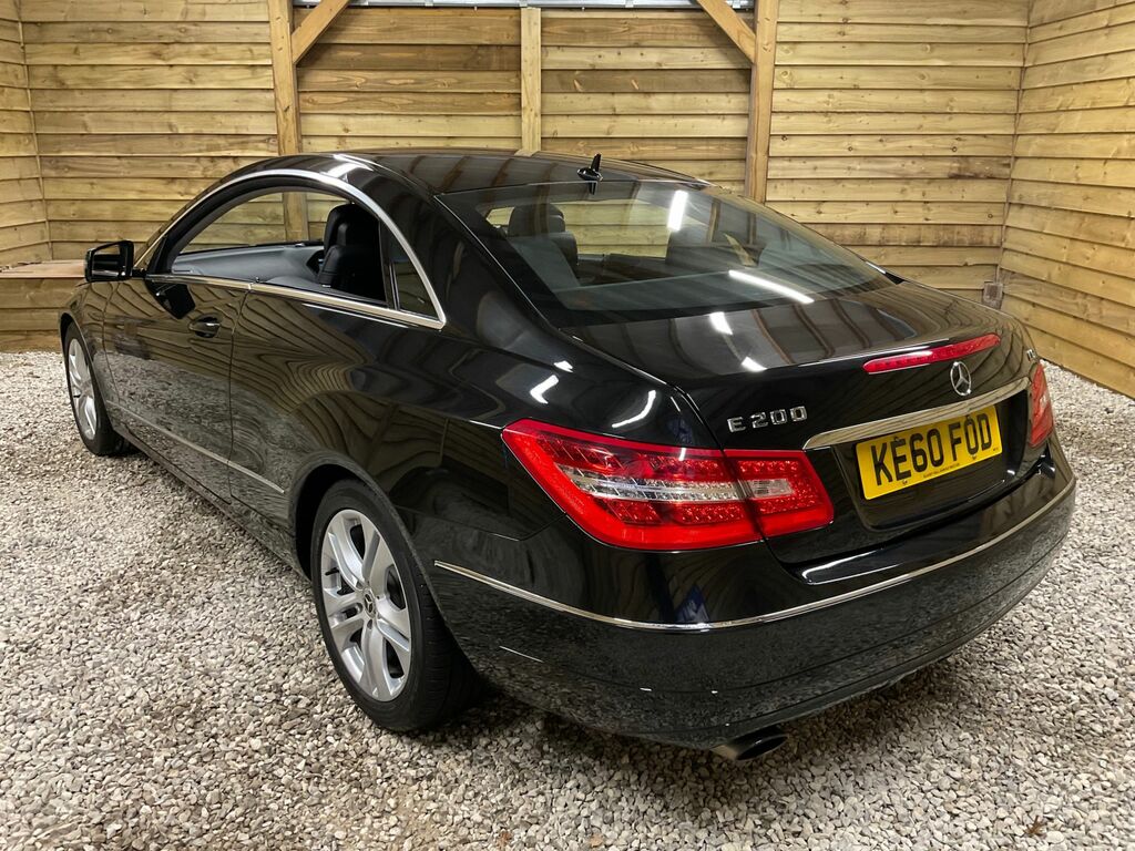 Mercedes-Benz E Class E200 Cgi Blueefficiency Se Black #4